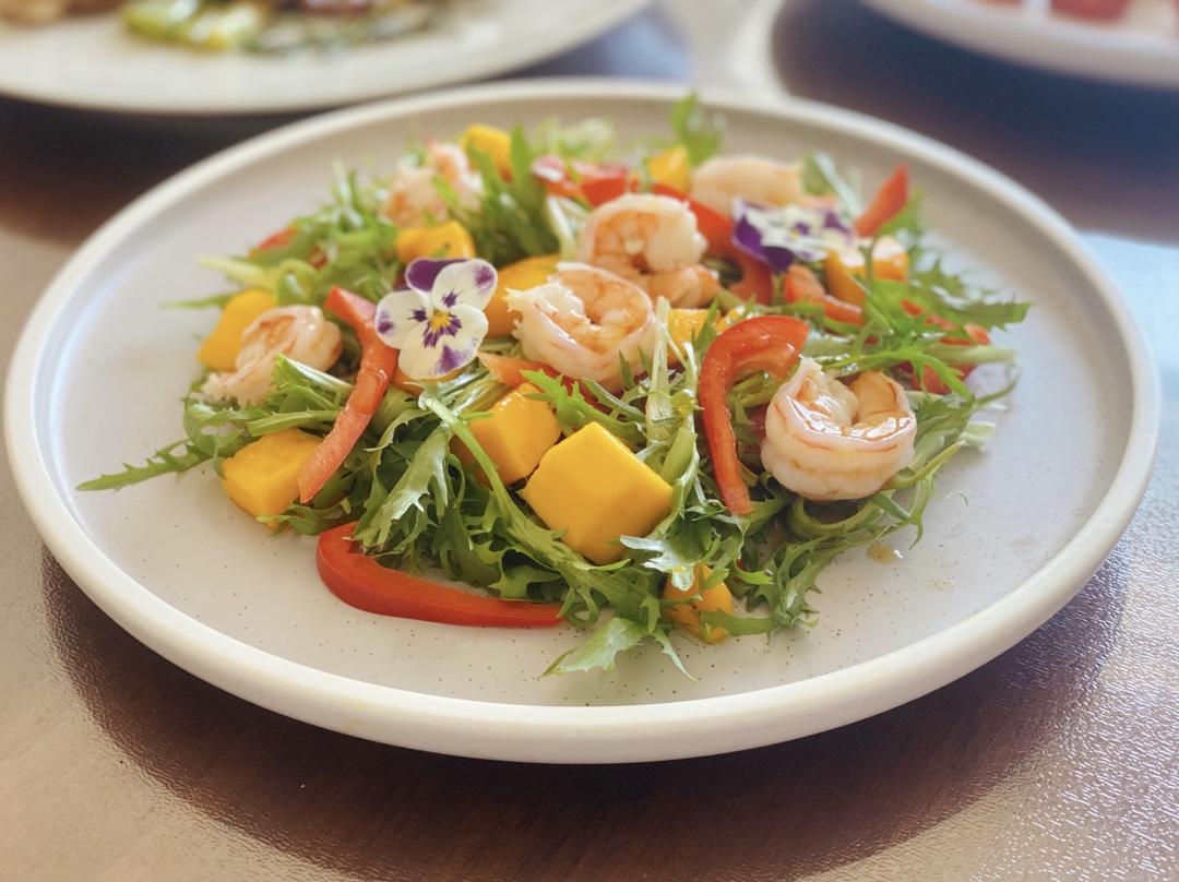 芒果鲜虾沙拉