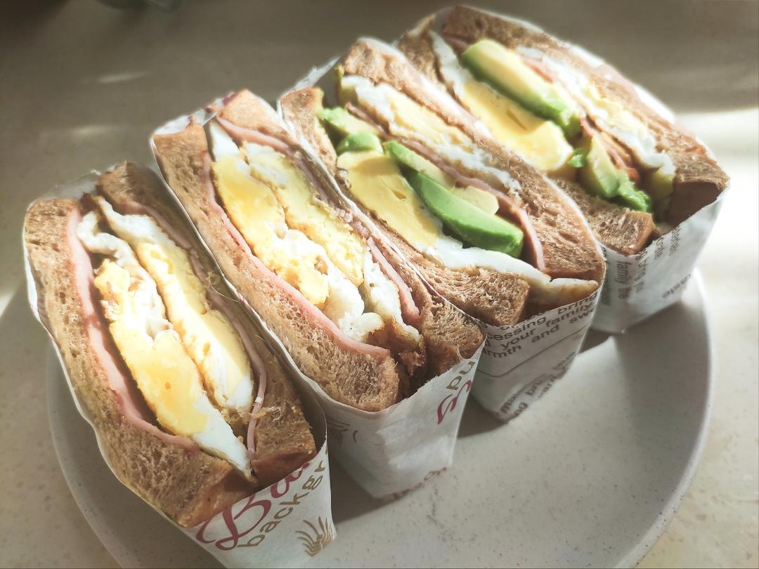 香水符做的牛油果西多士三明治brunch