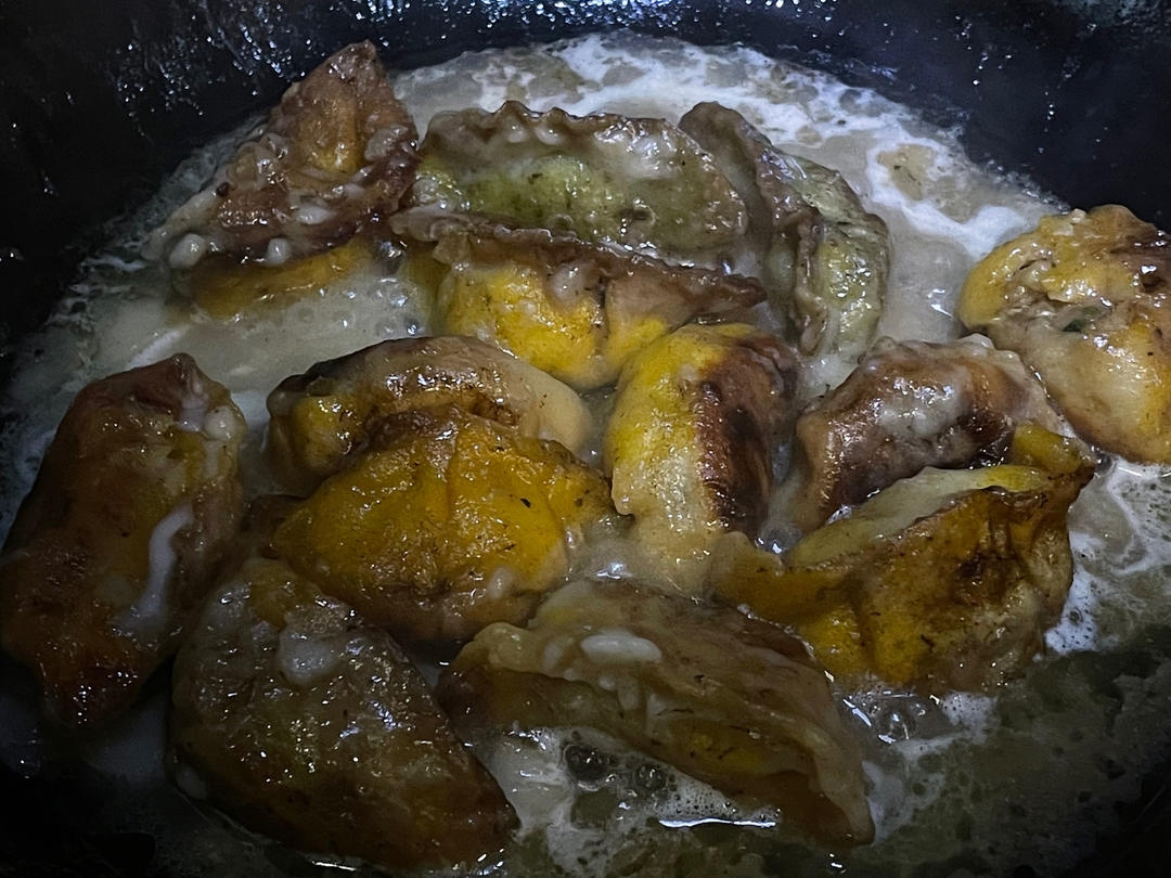 2020.7.20记录晚餐  一不小心被做成了锅贴的「素三鲜饺子」
