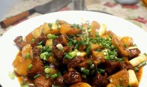 红烧五花肉炖土豆（豆瓣酱版）的做法 步骤1