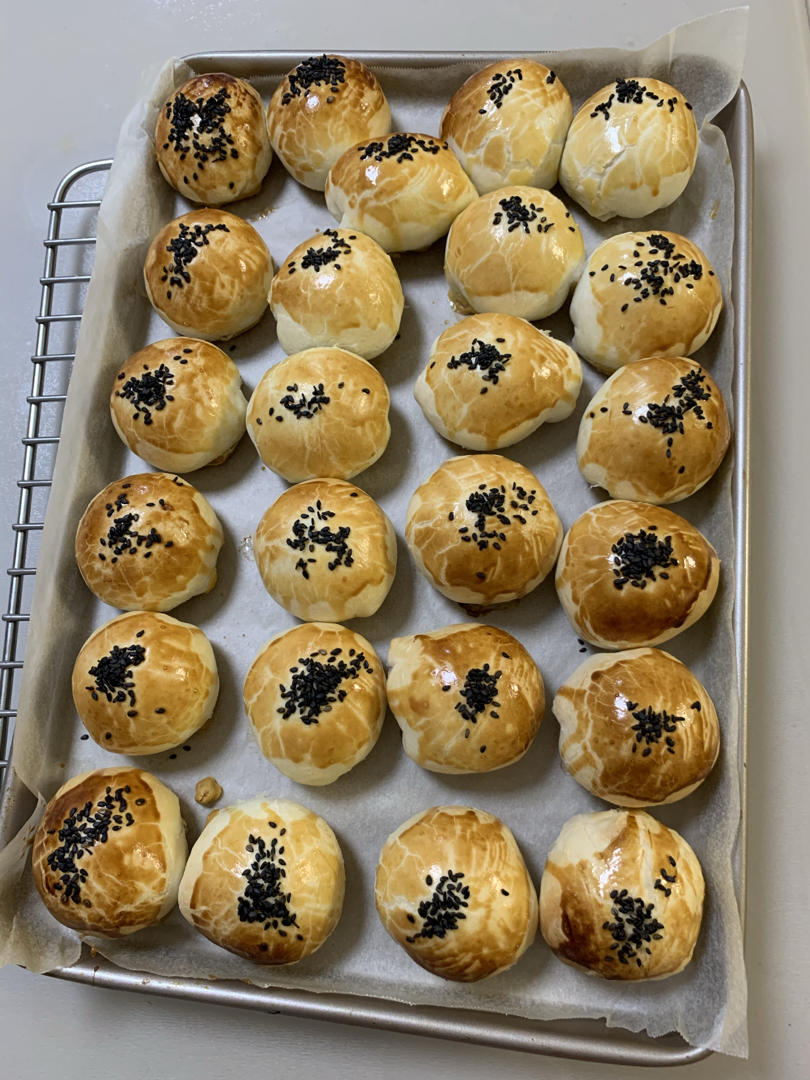 酥皮鲜肉月饼～酥的掉渣