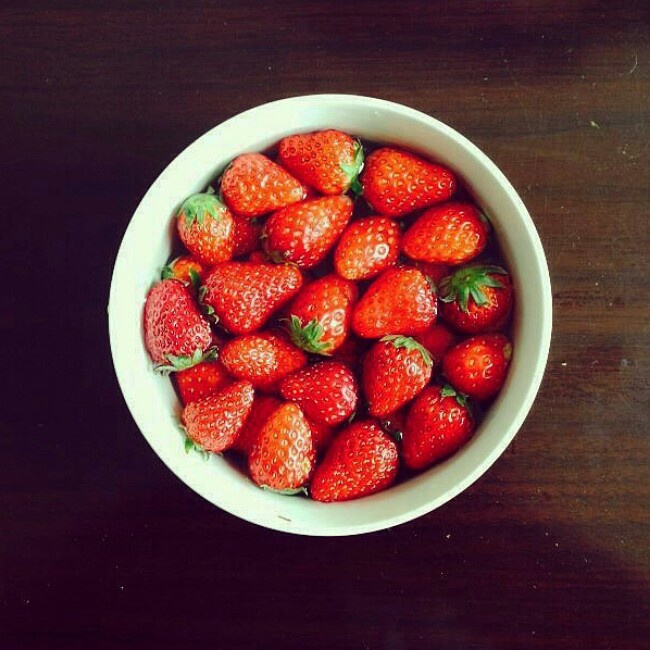 今冬第一颗草莓