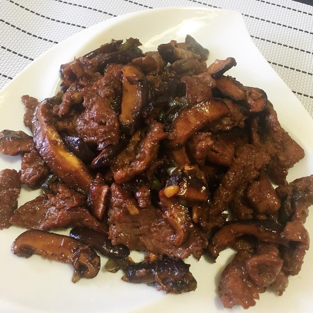酱爆香菇牛肉