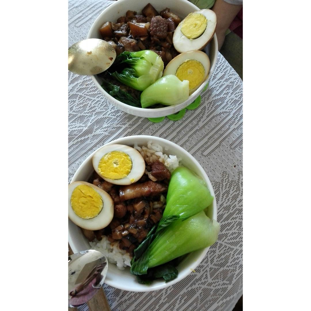 洋葱酥卤肉饭