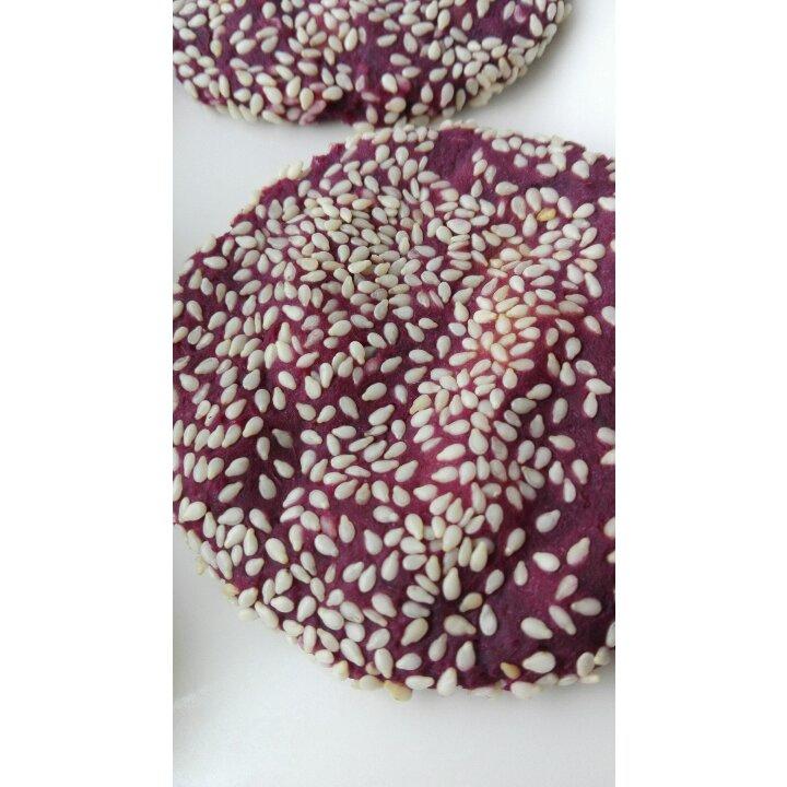 紫薯芝麻饼