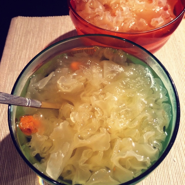 炖木瓜雪耳糖水