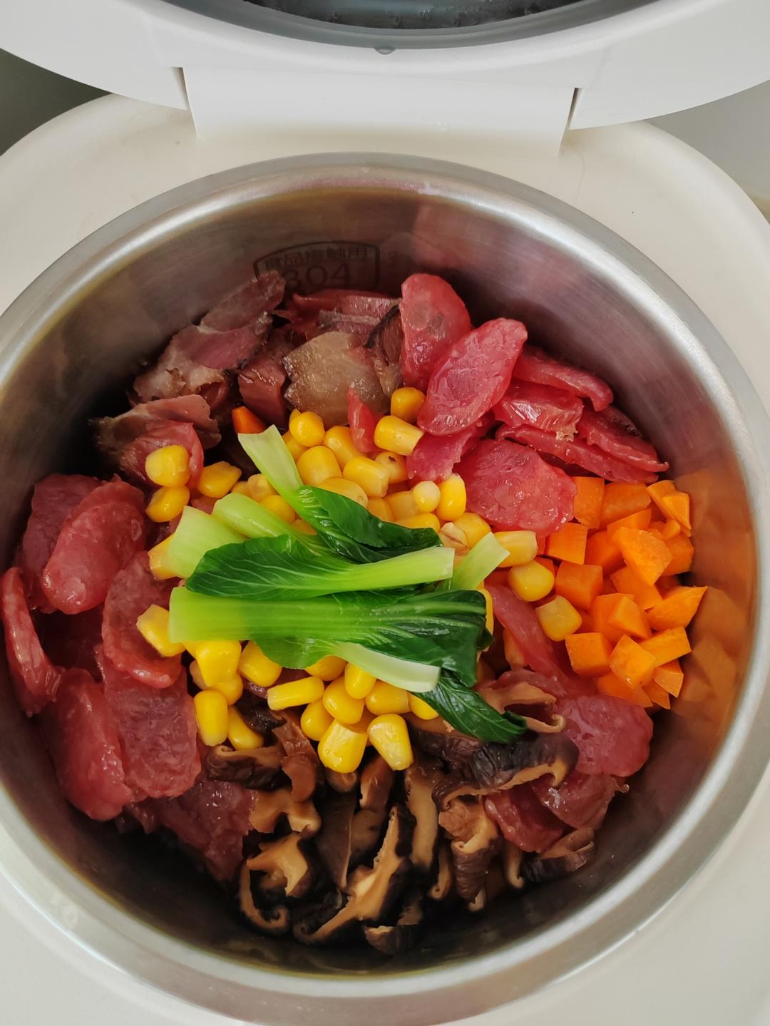 懒人电饭锅香肠焖饭/煲仔饭