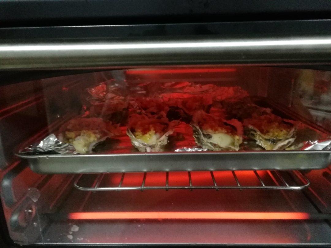 烤生蚝 生蚝好吃关键是蒜茸做得好