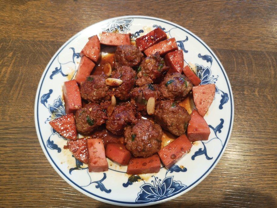 红烧狮子头四喜丸子