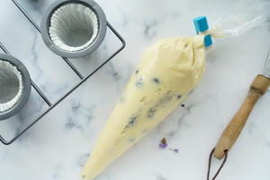 凯伍德厨师机食谱-爆浆蓝莓乳酪纸杯蛋糕的做法 步骤11