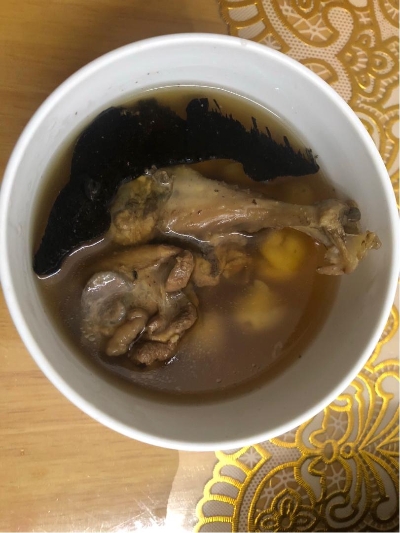 灵芝莲子清鸡汤
