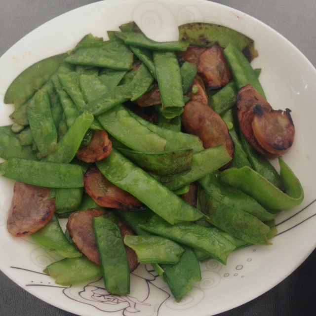 荷兰豆炒腊肠