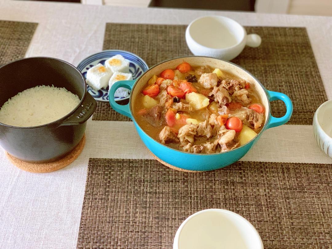 铸铁锅土豆炖牛肉