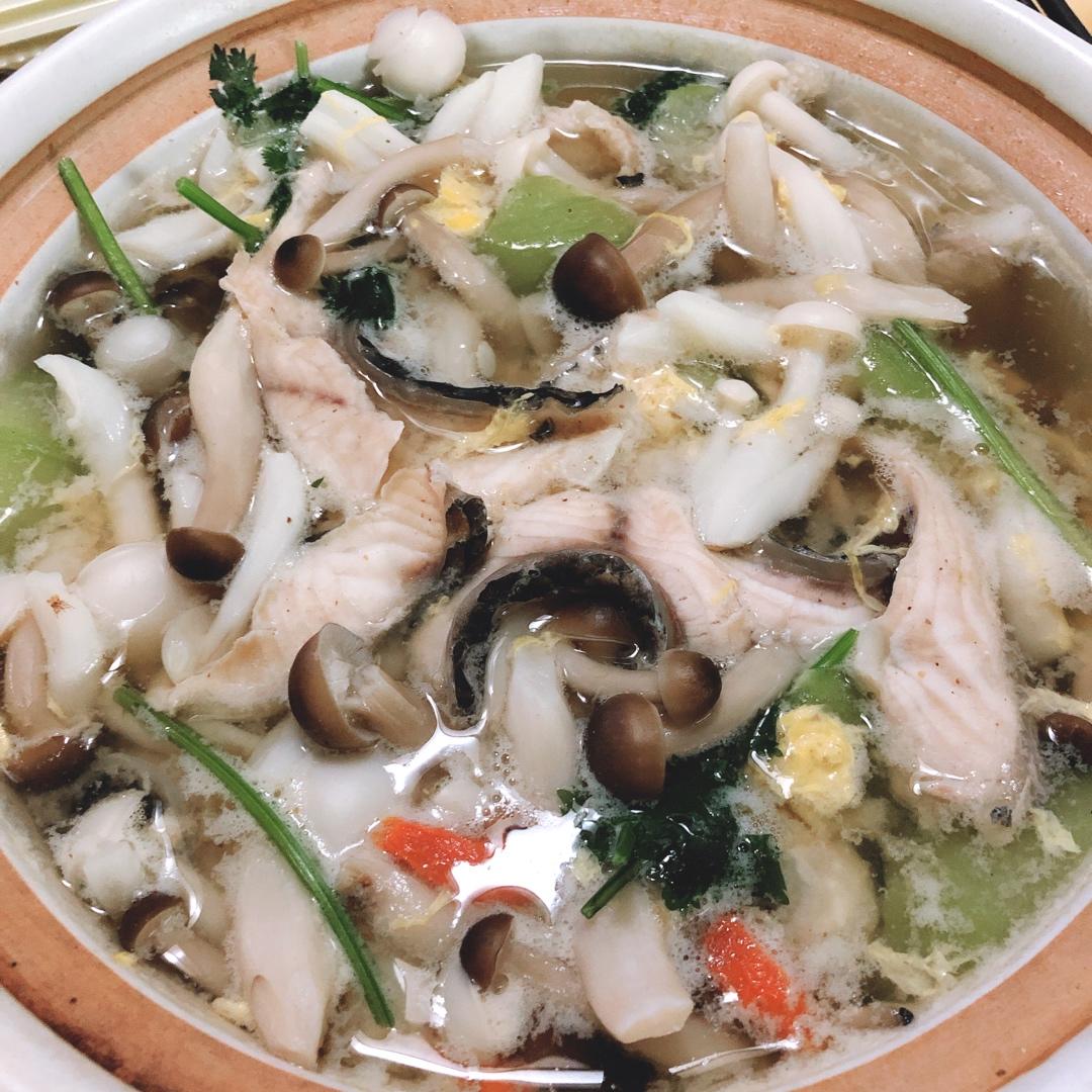 dearyummy做的菌菇丝瓜鱼片汤