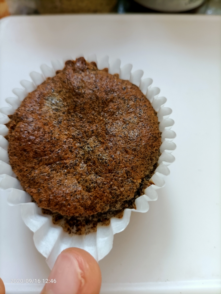 黑芝麻芡实宝宝小蛋糕（全蛋，低油，低糖）的做法