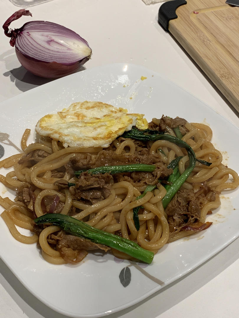 肥牛炒乌冬面