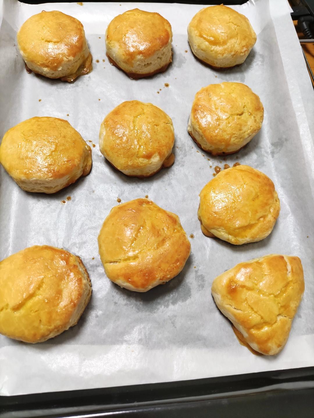 【视频】3分钟 奶油司康Scone(可能是世界上最快手的司康) 消耗淡奶油～