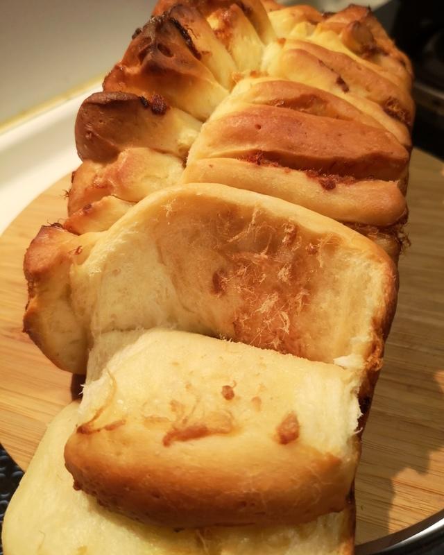 手机用户7336_p8zh做的手撕千层肉松面包