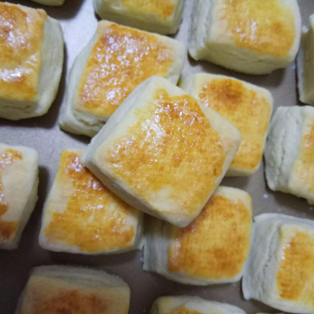 【视频】3分钟 奶油司康Scone(可能是世界上最快手的司康) 消耗淡奶油～