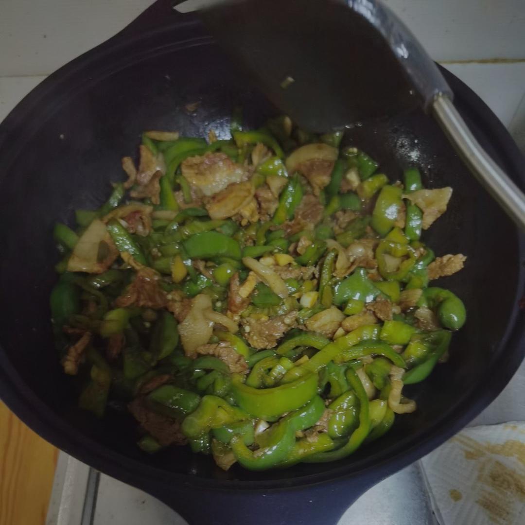 厨师长教你：“青椒肉丝”的正宗做法，色香味俱全