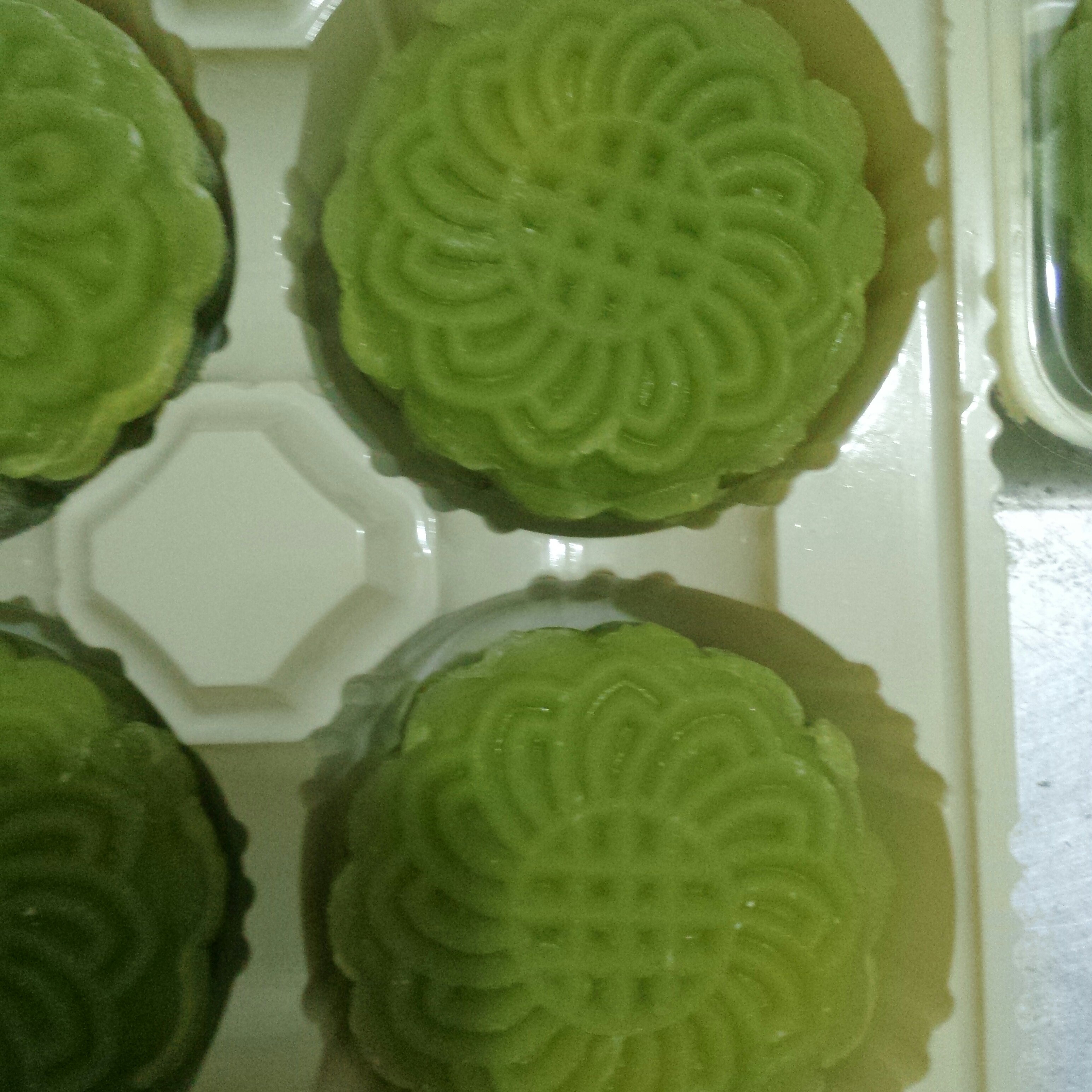 绝世好方！不开裂不粘手港式冰皮月饼（附奶黄馅做法）