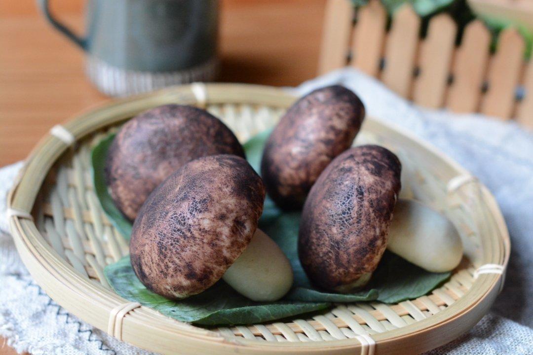 【蘑菇奶黄包】