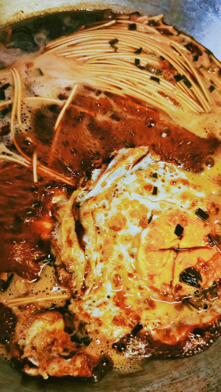 舔盘的荷包蛋焖面