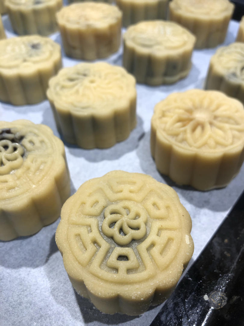 广式月饼—蛋黄莲蓉月饼