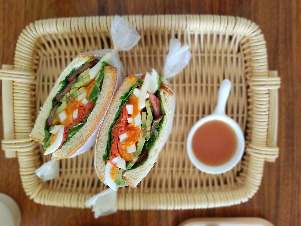 如何做超厚的沼三明治~详细tip！牛油果鸡蛋午餐肉三明治~