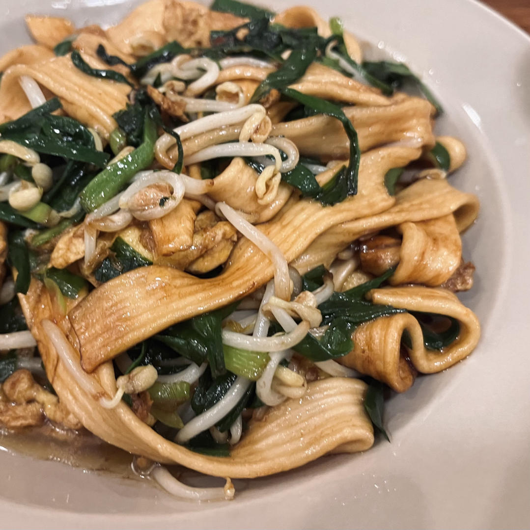 炒合菜（绿豆芽炒韭菜）