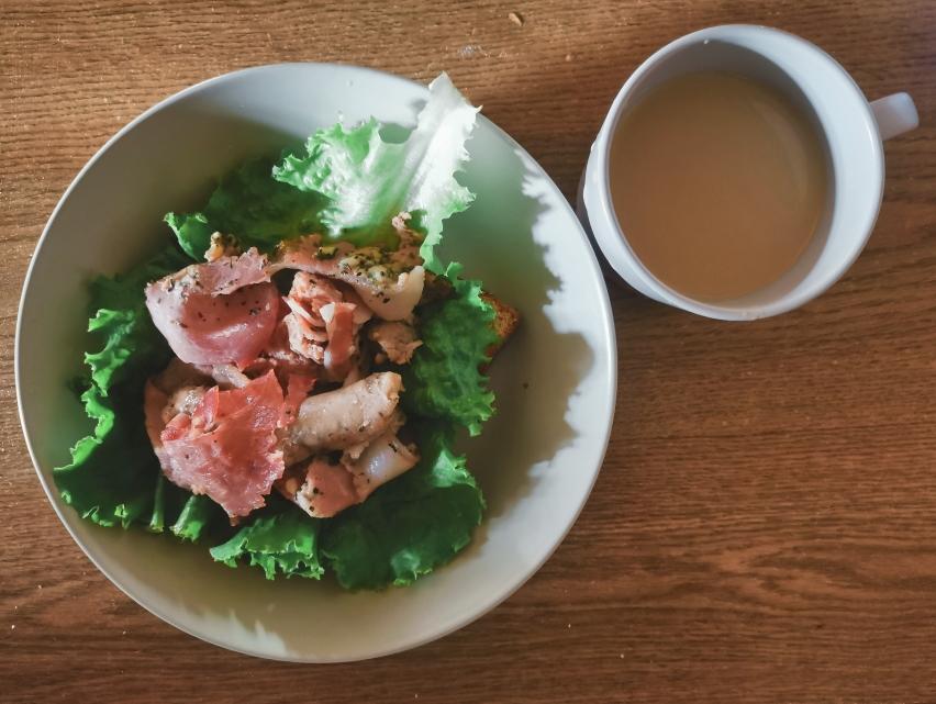 肉食者盛宴！の开放三明治 芝士培根香肠火腿鸭肉酱让你一次吃个爽！