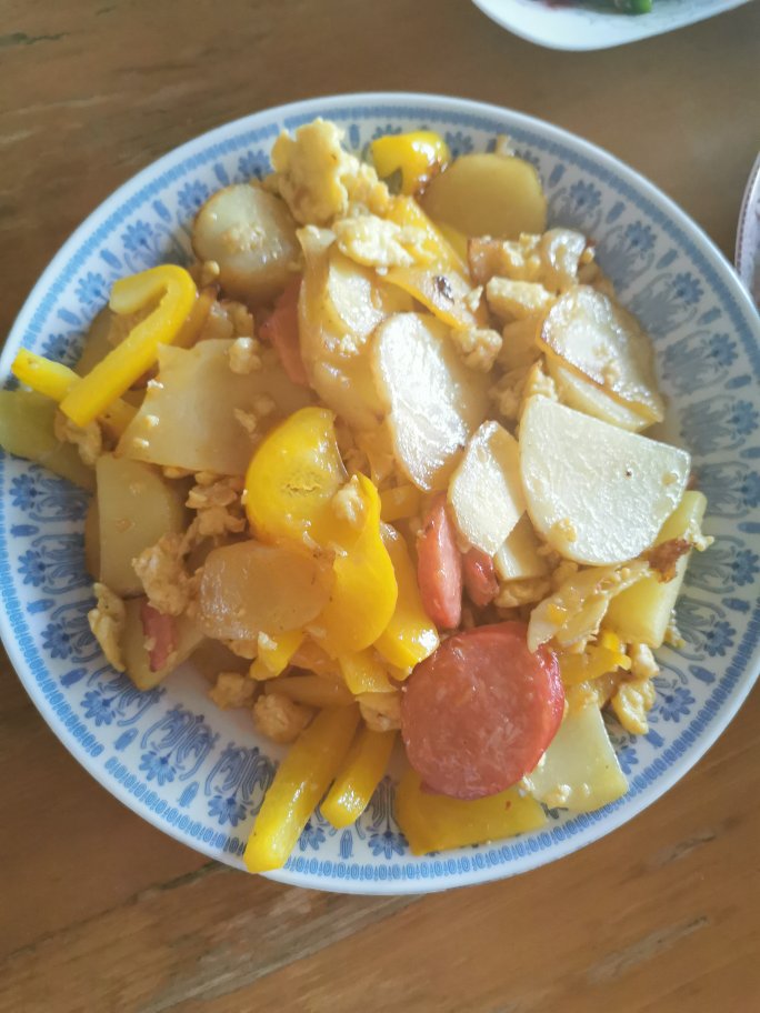 青椒土豆炒火腿鸡蛋