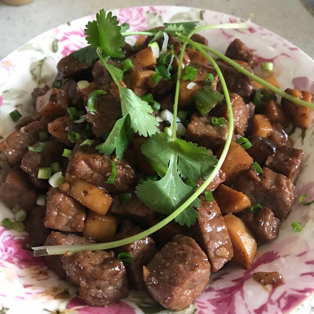 黑椒杏鲍菇牛肉粒