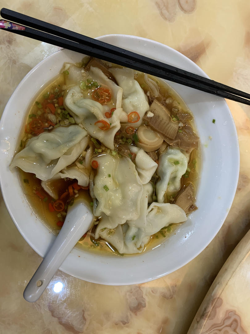 省时又便捷，没人能抗拒这碗酸汤水饺！🥟