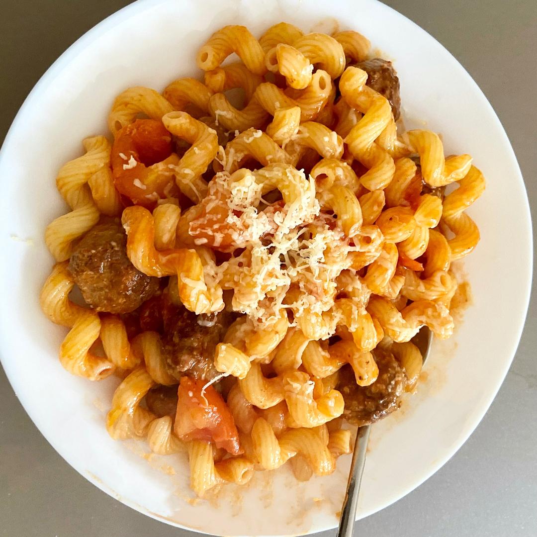 意大利🇮🇹茄汁肉丸意面的做法