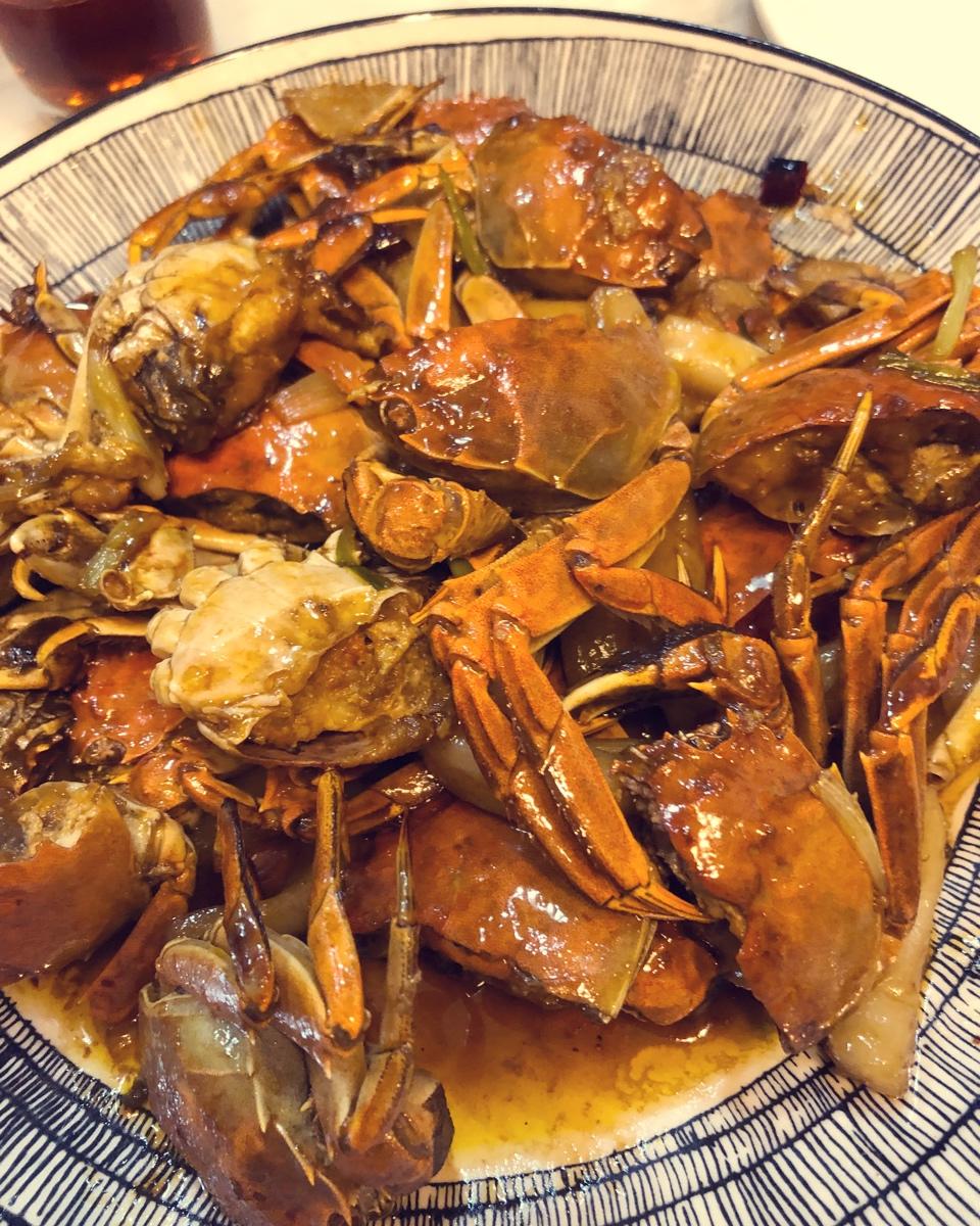 梭子蟹加年糕味道更好，小美的美食