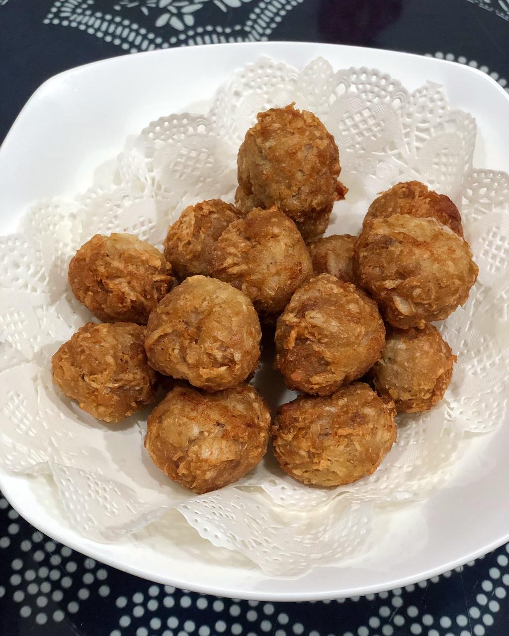 炸猪肉萝卜丸子