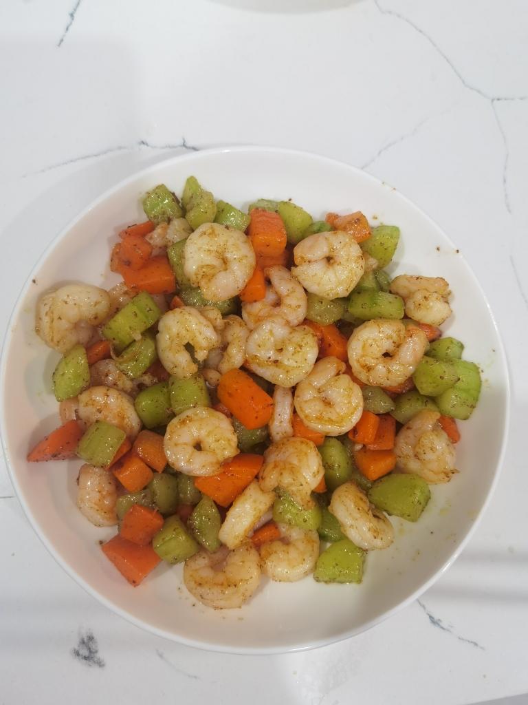 虾仁炒黄瓜胡萝卜的做法