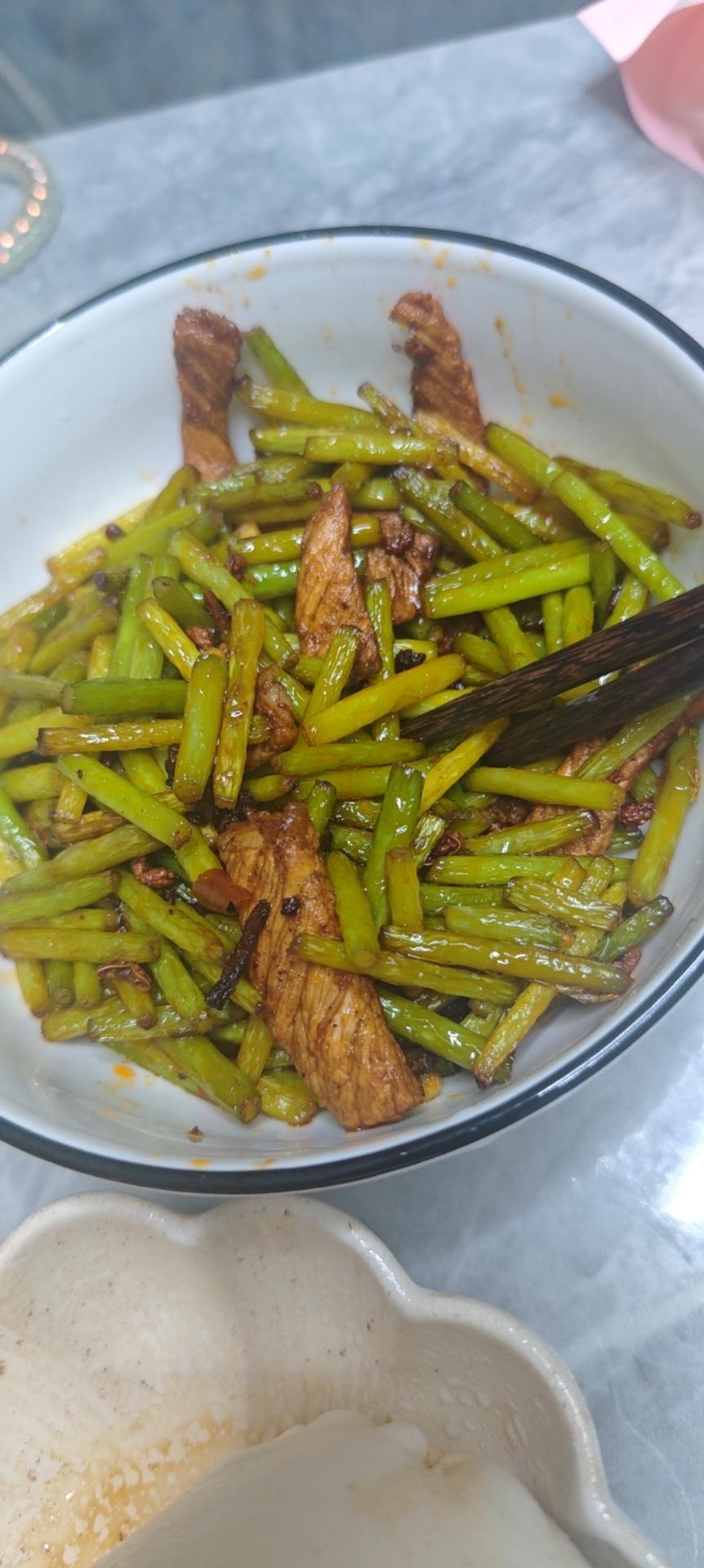 蒜薹炒肉丝