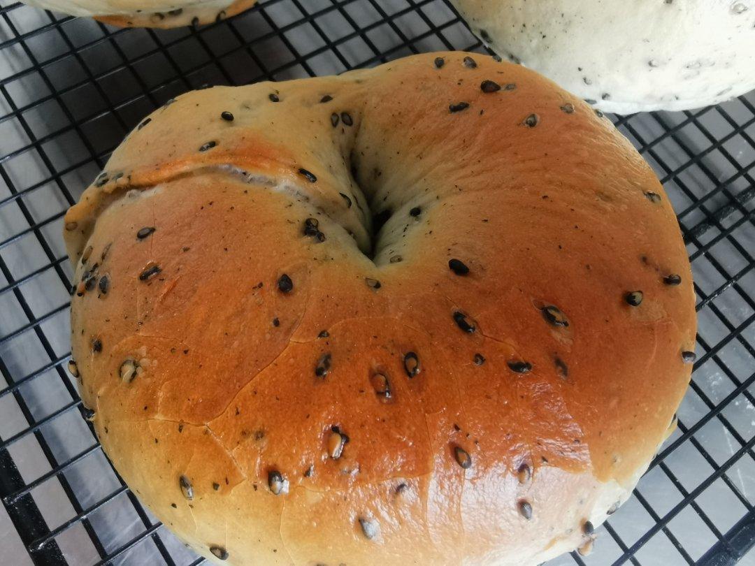 黑芝麻全麦贝果