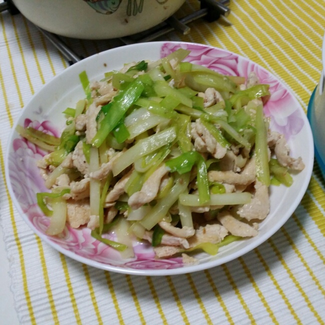 韭黄鸡丝