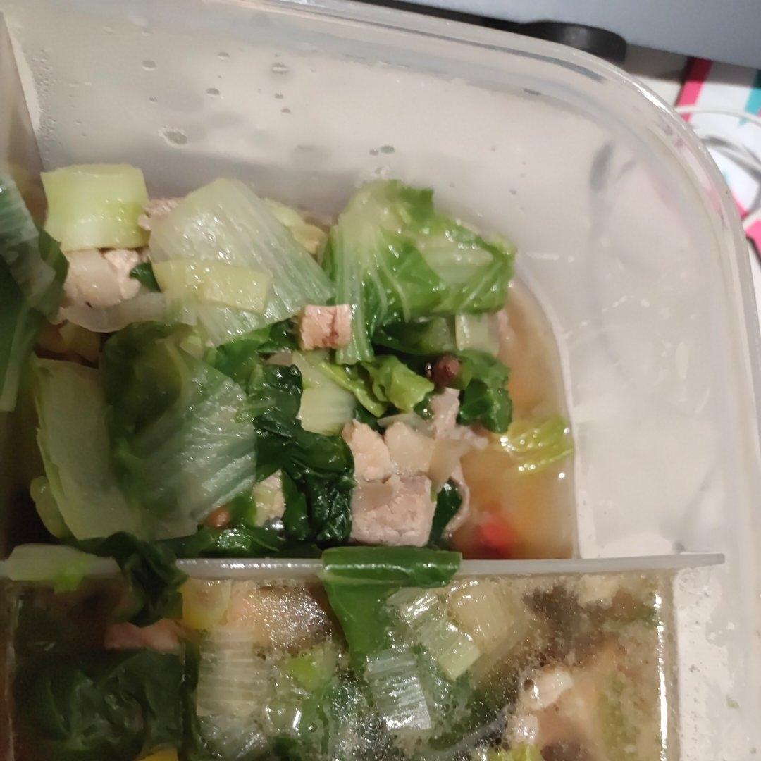 很香的白菜炖五花肉