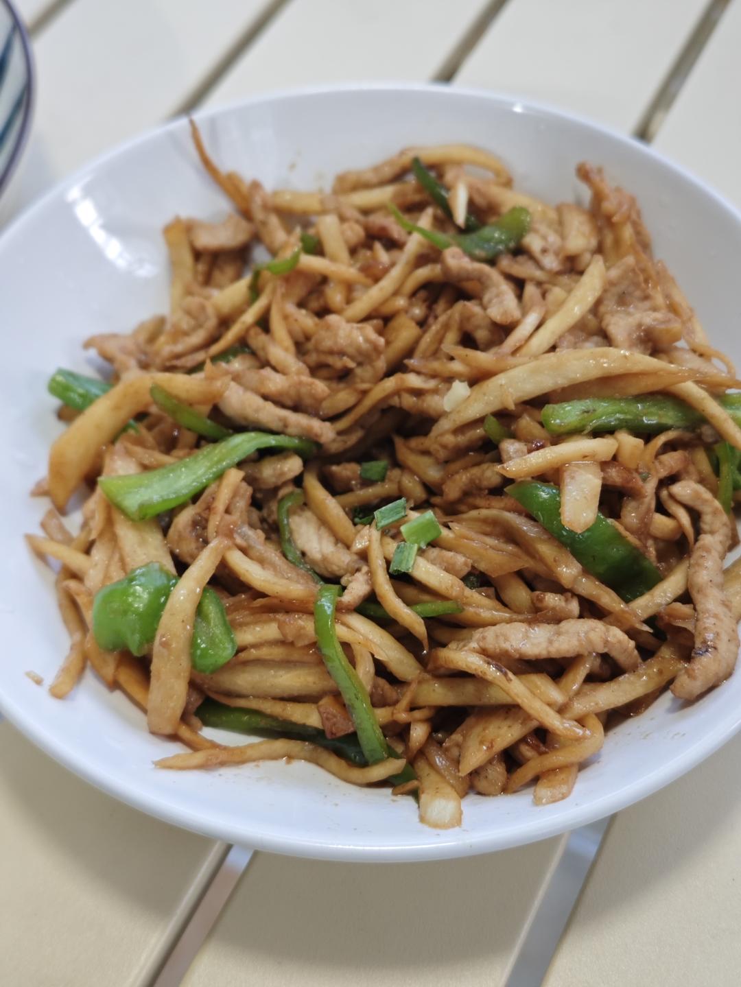 茭白这样做百吃不厌，茭白炒肉