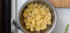 土豆烧芸豆，东北家常菜，的做法 步骤2