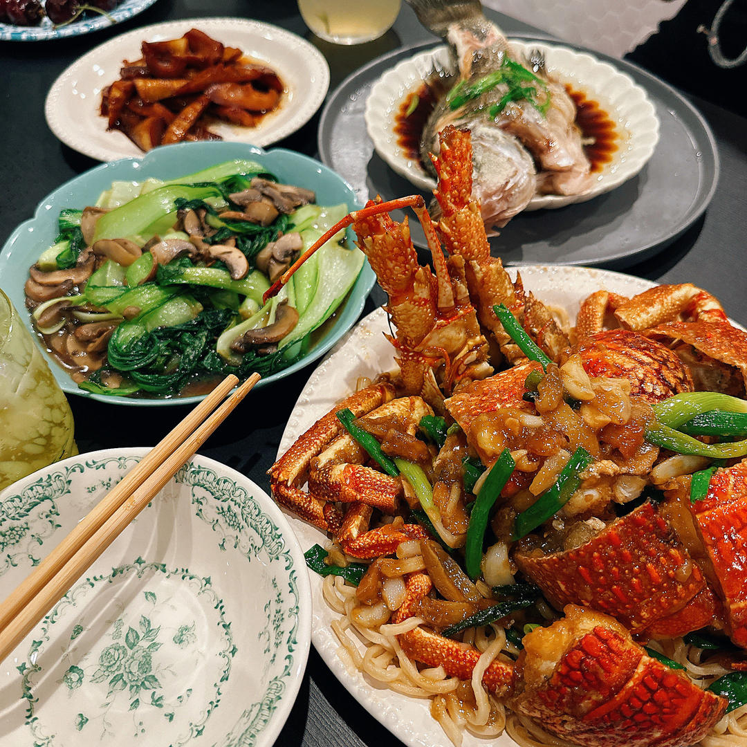 年夜饭压轴大菜-龙虾伊面
