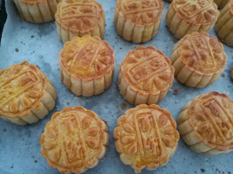 金沙奶黄月饼