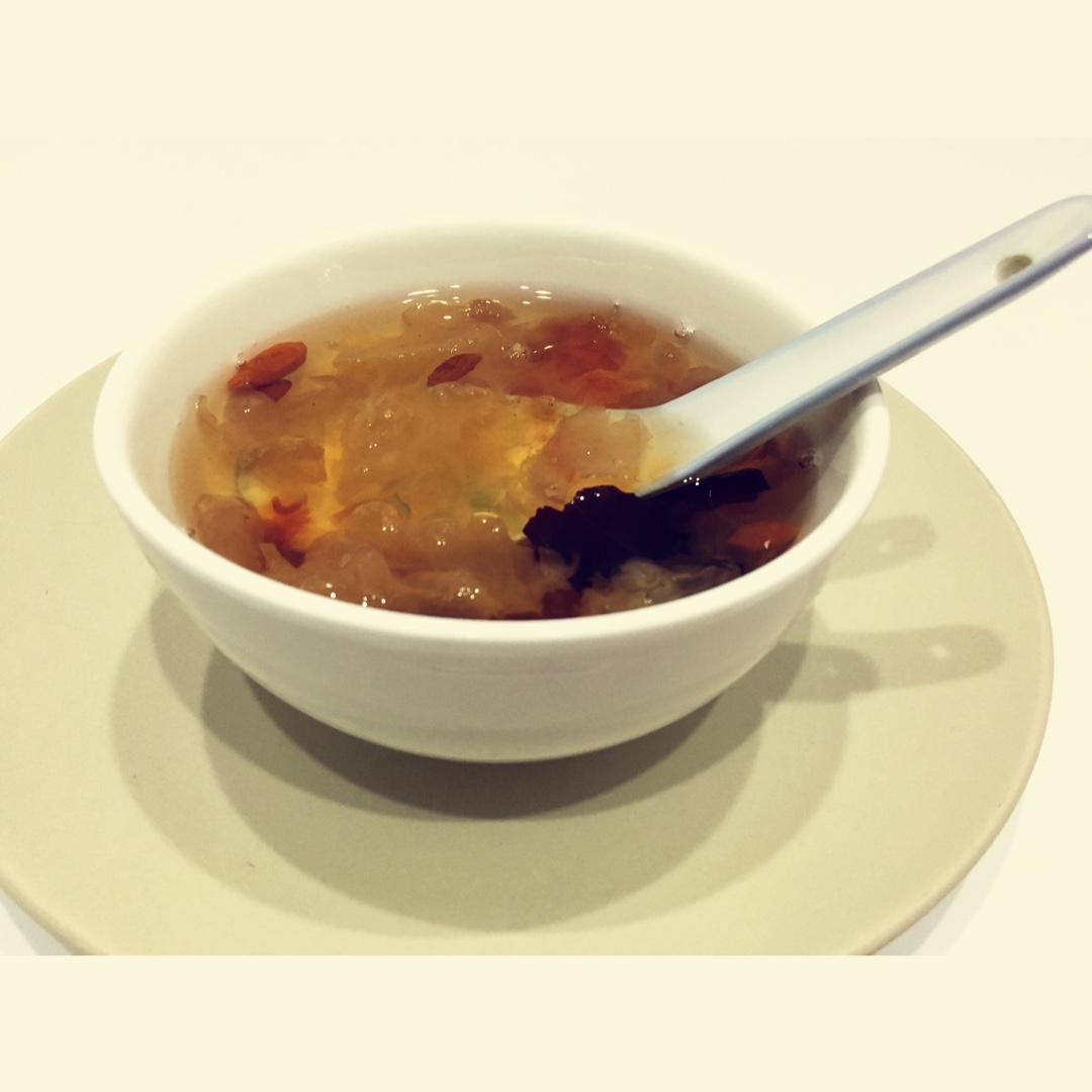 雪莲子桃胶银耳羹