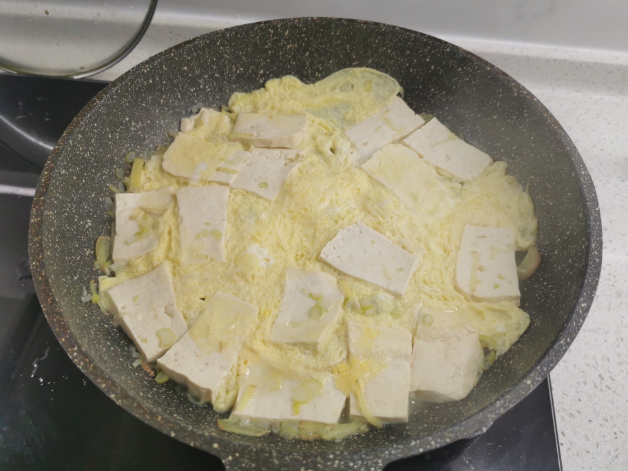鸡蛋炖豆腐的做法 步骤3