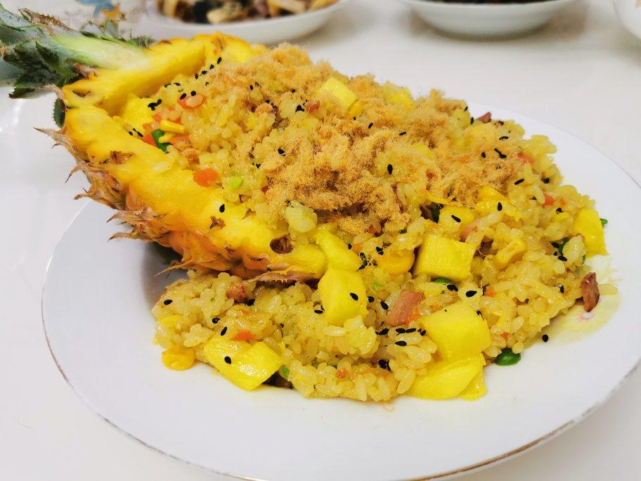 虾仁菠萝炒饭