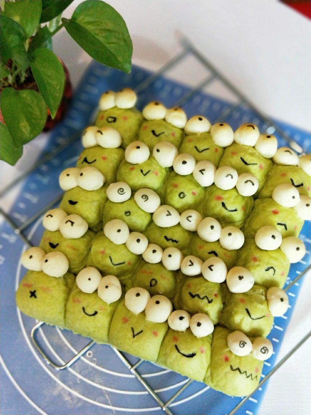 青蛙挤挤小面包